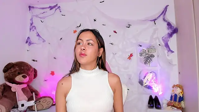 Susy spark online show from November 6, 2025, 10:43 pm