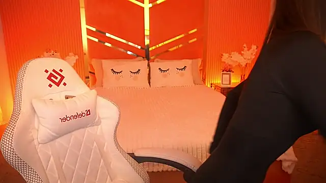 CherryyLulu online show from October 28, 2025, 8:29 am