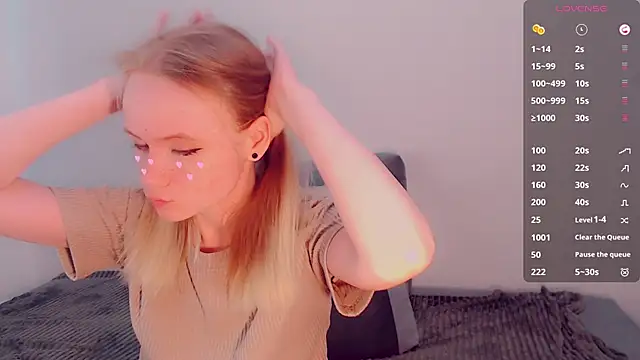 AliceNya cute online show from April 10, 2026, 5:01 am