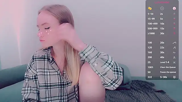 Snapshot of AliceNya_cute chatting on July 16, 2026, 5:13 am AliceNya cute online show from July 16, 2026, 5:13 am