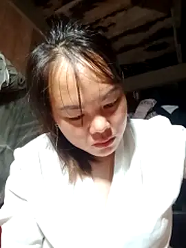 emilyzz online show from April 15, 2026, 3:24 am