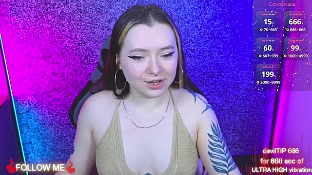 CarolinaReaperr online show from November 5, 2025, 10:48 am