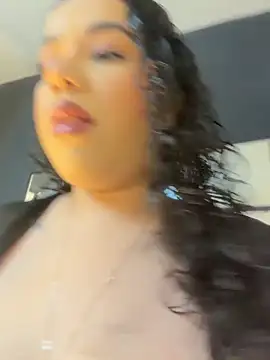 Snapshot of krisstenSantos chatting on February 4, 2026, 1:06 pm krisstenSantos online show from February 4, 2026, 1:06 pm