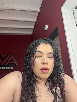 Snapshot of krisstenSantos chatting on February 14, 2026, 1:52 pm krisstenSantos online show from February 14, 2026, 1:52 pm