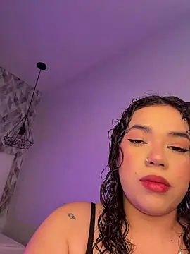 Snapshot of krisstenSantos chatting on April 7, 2026, 1:44 pm krisstenSantos online show from April 7, 2026, 1:44 pm