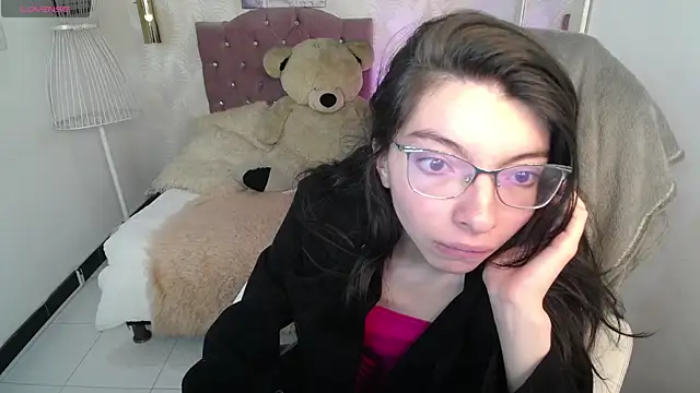 alllyson  online show from October 4, 2025, 7:45 pm