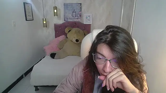 alllyson  online show from November 27, 2025, 8:00 pm