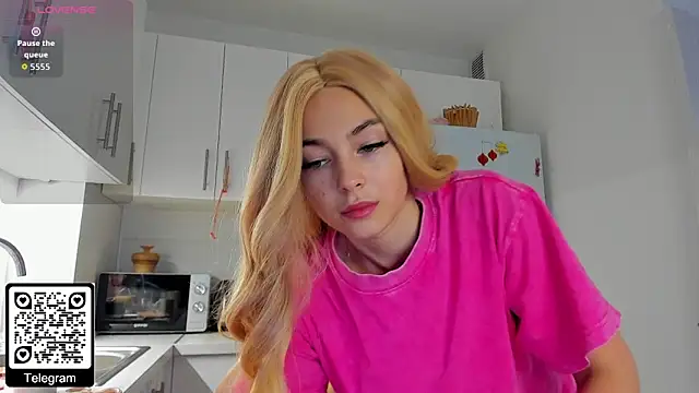 KristenHarrington online show from December 14, 2025, 10:31 am