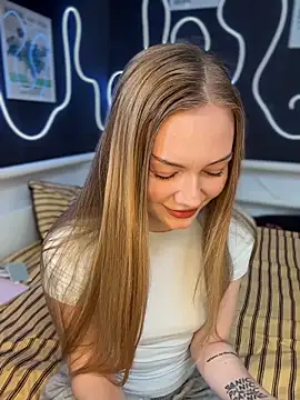 Snapshot of MilaMoone chatting on May 30, 2026, 12:02 pm MilaMoone online show from May 30, 2026, 12:02 pm