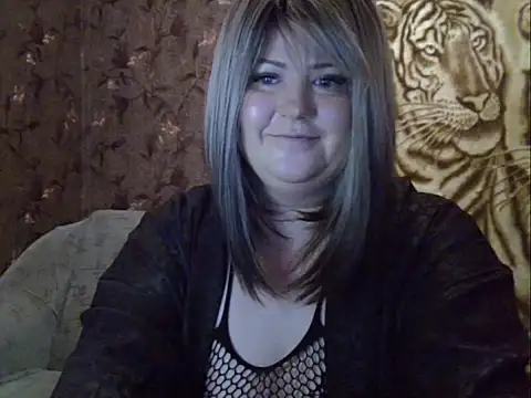 YuliiaSan online show from December 15, 2025, 5:44 am