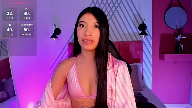 Tiffany Low online show from September 25, 2025, 2:21 pm