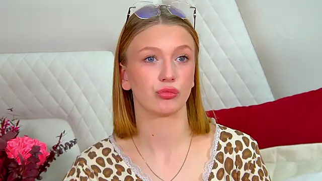 BeatriceBinoche online show from April 11, 2026, 6:23 pm