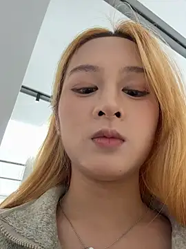 yuki june online show from November 4, 2025, 9:30 am