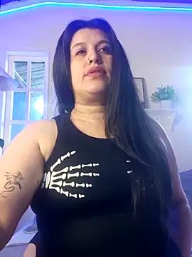 Snapshot of Andrea_secret_ chatting on April 17, 2026, 2:20 pm Andrea secret online show from April 17, 2026, 2:20 pm