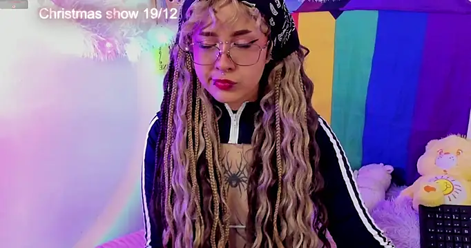 NekoWaifu online show from December 15, 2025, 1:48 pm