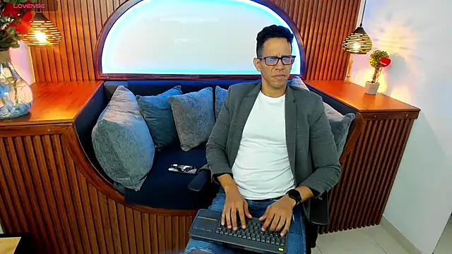 JacobDraven online show from November 8, 2025, 4:23 am