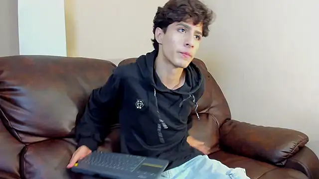 Xam Collen online show from November 14, 2025, 3:22 pm