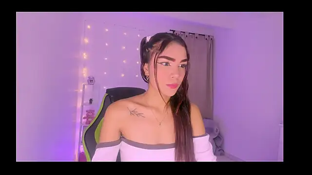 Snapshot of ashlysmith_01 chatting on December 1, 2025, 4:06 am ashlysmith 01 online show from December 1, 2025, 4:06 am