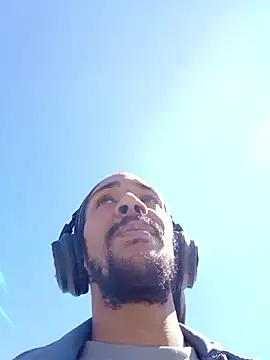 Mikaaa97 online show from April 8, 2026, 11:43 am