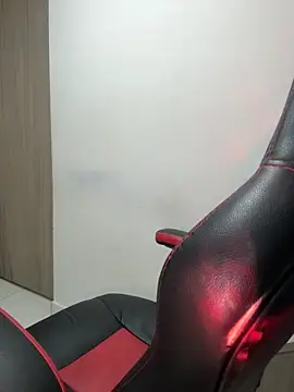 Isa klein online show from November 25, 2025, 2:22 am