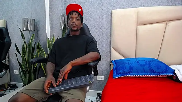 SkylerBigxxx online show from September 30, 2025, 4:28 am