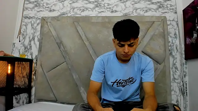 Logan Jhonson online show from November 7, 2025, 2:22 am