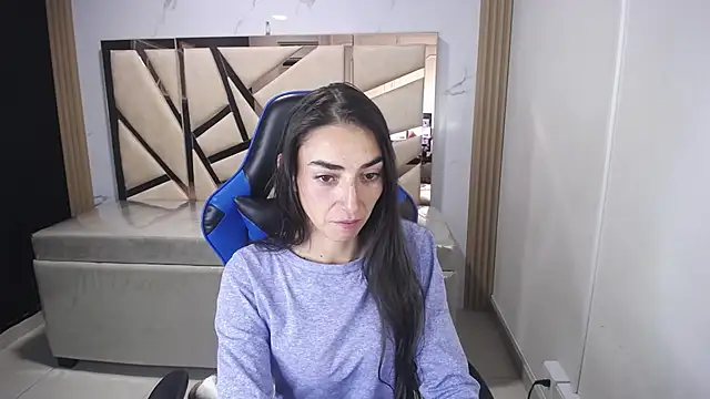 Maily a  online show from November 29, 2025, 2:58 am