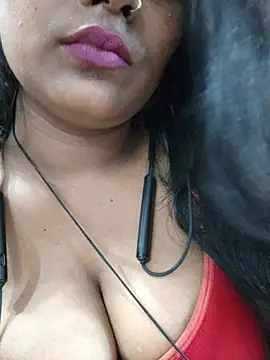 Jasmine Januja online show from July 10, 2026, 3:11 am