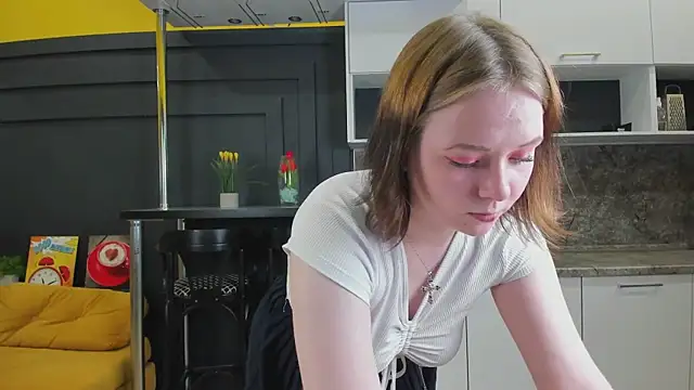 Snapshot of Sophi_X chatting on October 14, 2025, 9:10 am Sophi X online show from October 14, 2025, 9:10 am