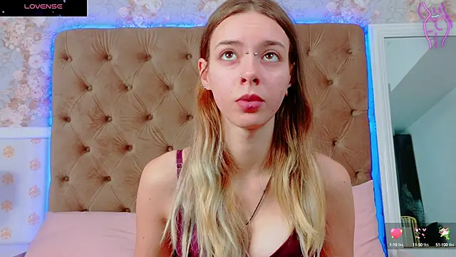 CoraVex online show from October 24, 2025, 4:20 am