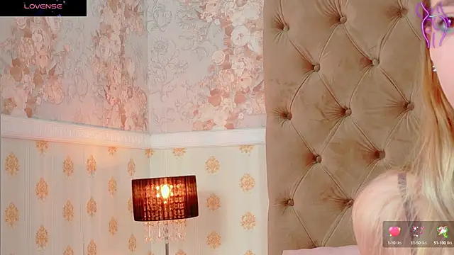 CoraVex online show from November 5, 2025, 5:07 am