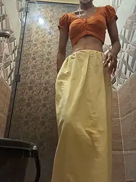 sweetreddy-02 online show from October 5, 2025, 9:40 am