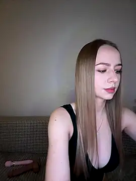 MissOyee online show from October 14, 2025, 6:09 pm