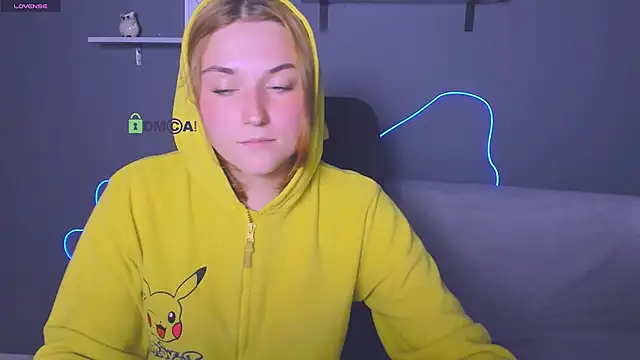 Snapshot of casey_meow_ chatting on September 29, 2025, 1:05 pm casey meow online show from September 29, 2025, 1:05 pm