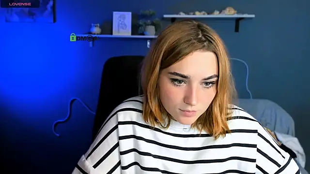 Snapshot of casey_meow_ chatting on October 23, 2025, 8:35 am casey meow online show from October 23, 2025, 8:35 am