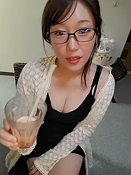 Snapshot of M_Kaede chatting on October 30, 2025, 7:36 pm M Kaede online show from October 30, 2025, 7:36 pm