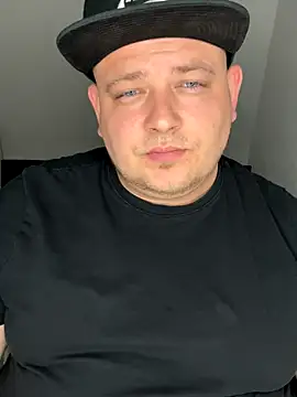 Snapshot of xXLustMolchXx chatting on September 23, 2025, 4:21 pm xXLustMolchXx online show from September 23, 2025, 4:21 pm