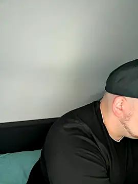 Snapshot of xXLustMolchXx chatting on October 5, 2025, 4:27 pm xXLustMolchXx online show from October 5, 2025, 4:27 pm