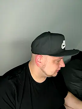 Snapshot of xXLustMolchXx chatting on October 6, 2025, 4:59 pm xXLustMolchXx online show from October 6, 2025, 4:59 pm