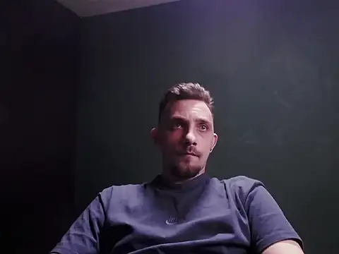 guesswhatbitch online show from November 20, 2025, 5:51 am