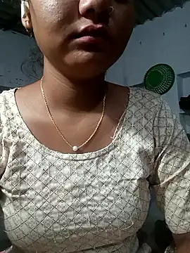 Hot Shredha online show from October 4, 2025, 1:42 pm