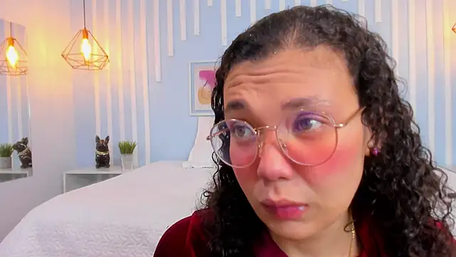 Snapshot of SweetStarr_ chatting on October 5, 2025, 1:53 pm SweetStarr online show from October 5, 2025, 1:53 pm