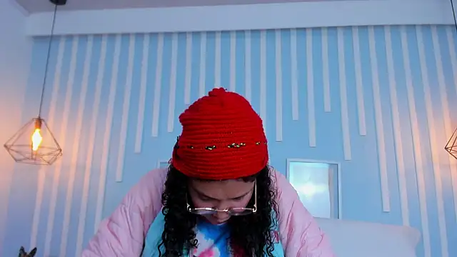 Snapshot of SweetStarr_ chatting on October 9, 2025, 12:36 pm SweetStarr online show from October 9, 2025, 12:36 pm