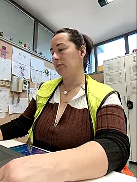 bichota85 online show from March 13, 2026, 11:39 am