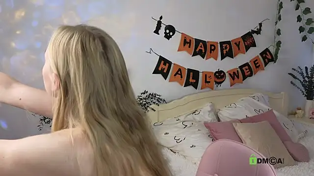 Snapshot of hey_Olivia chatting on October 19, 2025, 8:59 am hey Olivia online show from October 19, 2025, 8:59 am