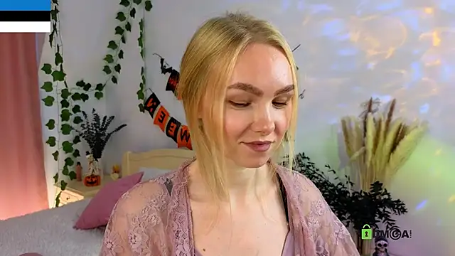 Snapshot of hey_Olivia chatting on November 1, 2025, 8:05 am hey Olivia online show from November 1, 2025, 8:05 am