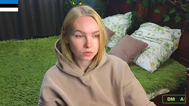 Snapshot of hey_Olivia chatting on November 16, 2025, 7:47 am hey Olivia online show from November 16, 2025, 7:47 am