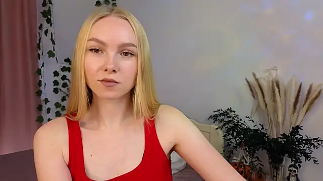 Snapshot of hey_Olivia chatting on November 22, 2025, 8:35 am hey Olivia online show from November 22, 2025, 8:35 am