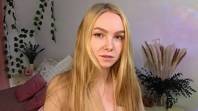 Snapshot of hey_Olivia chatting on November 23, 2025, 7:19 am hey Olivia online show from November 23, 2025, 7:19 am