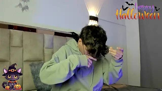 bellmontneon online show from October 29, 2025, 11:34 am